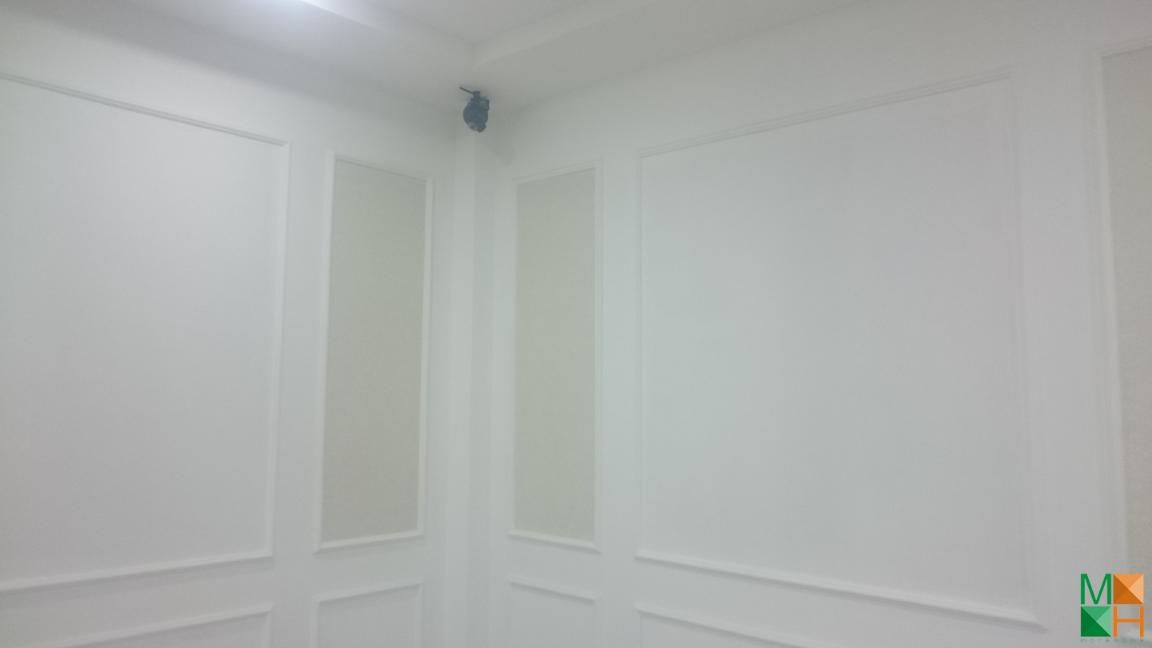 thi-cong-giay-dan-tuong-co-dien-tai-cong-ty-bat-dong-san-14-lang-ha (6)